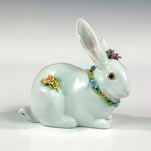 ATTENTIVE BUNNY WITH FLOWERS 1006098 390873