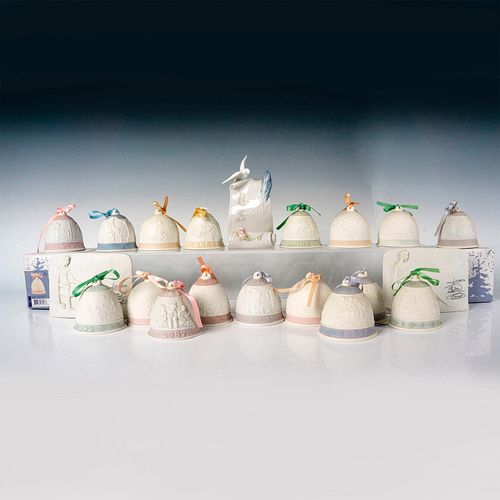 25PC LLADRO PORCELAIN BELLS + PLAQUESIncludes