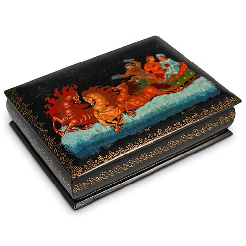 RUSSIAN HAND PAINTED LACQUER BOXDESCRIPTION  390a4d