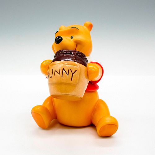 WALT DISNEY CLASSICS FIGURINE, WINNIE