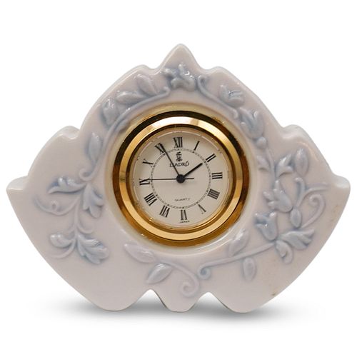 LLADRO PORCELAIN QUARTZ CLOCKDESCRIPTION  390d4c