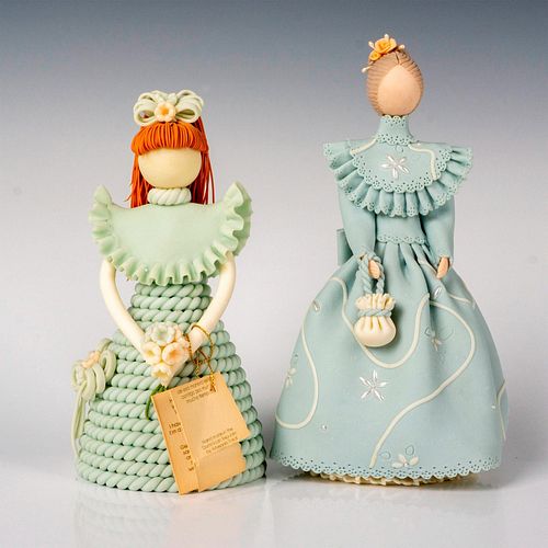 2PC DOMINICAN FACELESS FIGURINESDelicately
