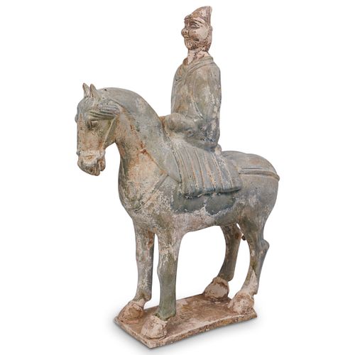 CHINESE MING STYLE CERAMIC HORSEDESCRIPTION: