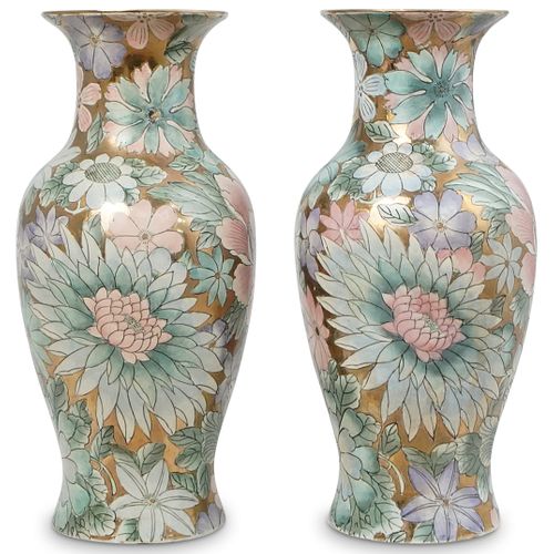 PAIR OF CHINESE FLORAL VASESDESCRIPTION: