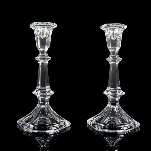 PAIR OF GLASS CANDLESTICKSA pair 38eb79