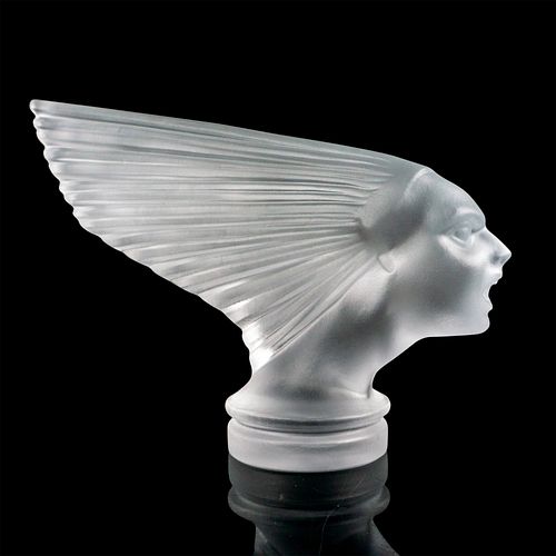 LALIQUE CRYSTAL PAPERWEIGHT VICTOIREA 38eff9