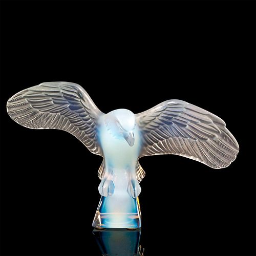 LALIQUE CRYSTAL FIGURINE, OPALESCENT