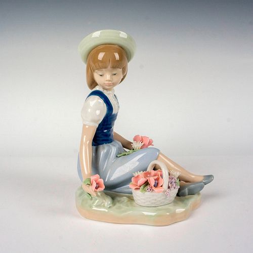 PICKING FLOWERS 1001287 - LLADRO PORCELAIN