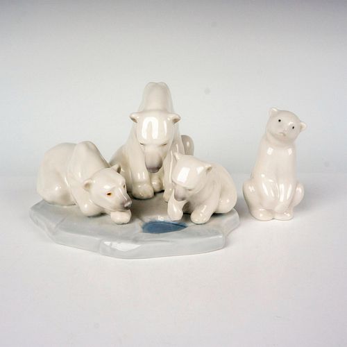 2PC LLADRO + NAO BY LLADRO PORCELAIN