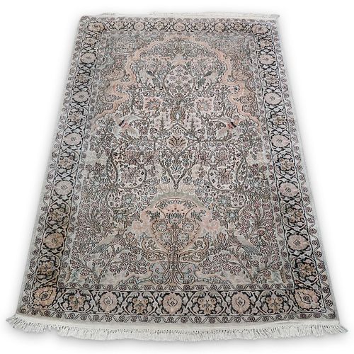 ANTIQUE ORIENTAL RUGDESCRIPTION: