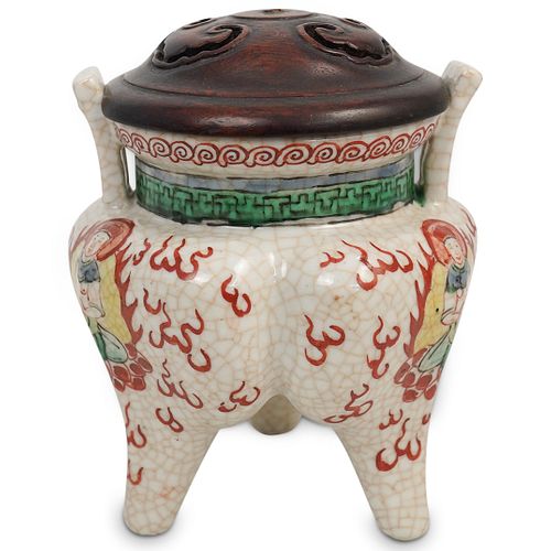 CHINESE PORCELAIN CENSER WITH WOODEN 38f270