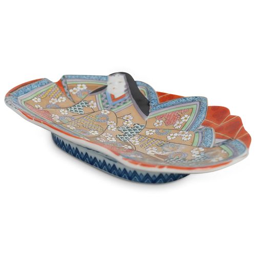 JAPANESE IMARI PORCELAIN DISHDESCRIPTION: