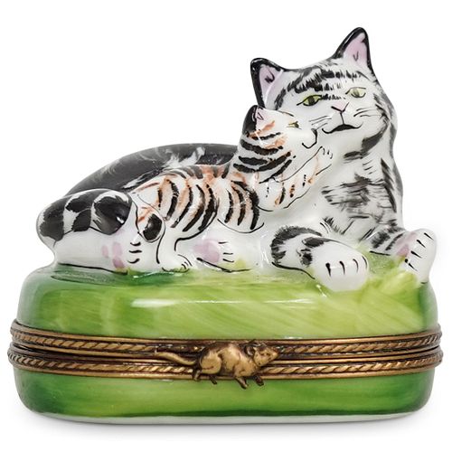 LIMOGES PORCELAIN "TWO CATS" TRINKET