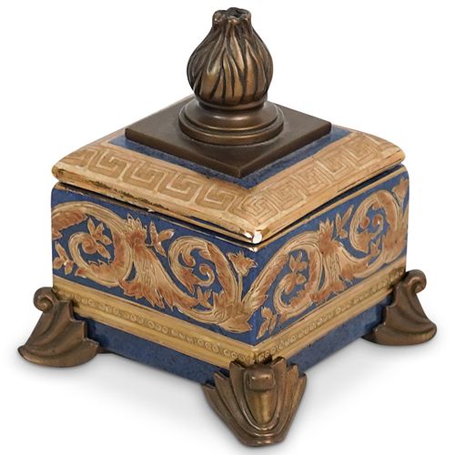 PORCELAIN LIDDED BOXDESCRIPTION: