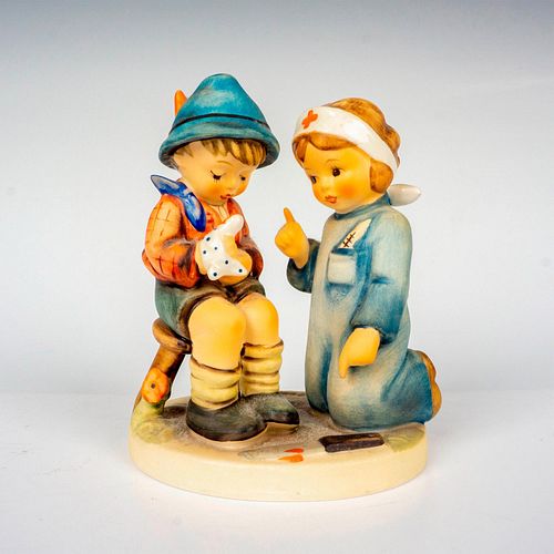 GOEBEL HUMMEL FIGURINE LITTLE 38f6e4