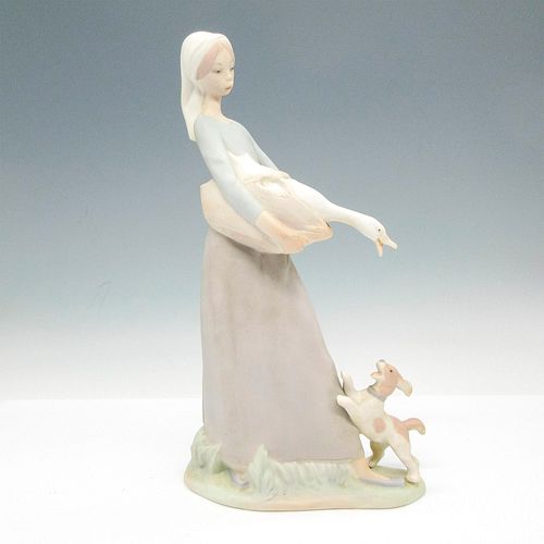 NAO BY LLADRO PORCELAIN FIGURINE, GIRL