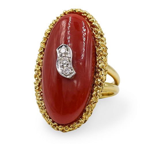 18K CORAL, AND DIAMOND RINGDESCRIPTION: