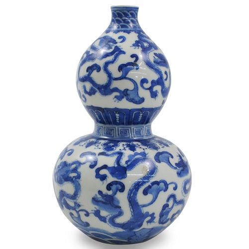 CHINESE BLUE AND WHITE PORCELAIN 392284