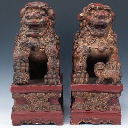 CHINESE CARVED FOO DOG SCULPTURESDESCRIPTION  39227f