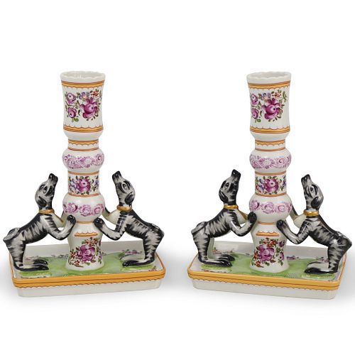 PAIR OF MOTTAHEDEH PORCELAIN FIGURAL 3922b7