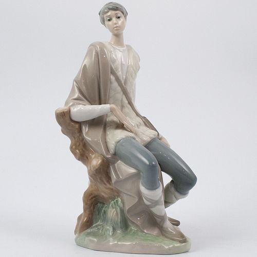 LLADRO PORCELAIN MESSENGER FIGURINEDESCRIPTION  3922af