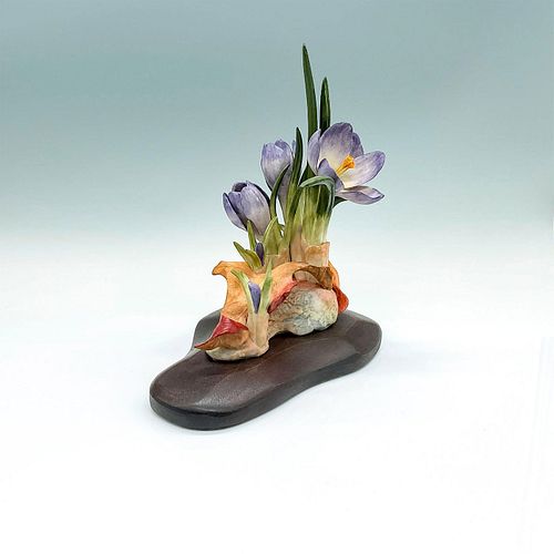 CYBIS PORCELAIN DUTCH CROCUS SCULPTURE,