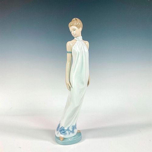 NAO BY LLADRO PORCELAIN FIGURINE, ELEGANCE