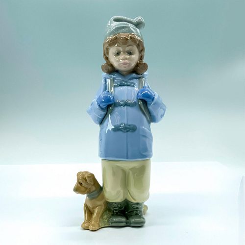 TRAVELING GIRL 2001038 - NAO BY LLADRO