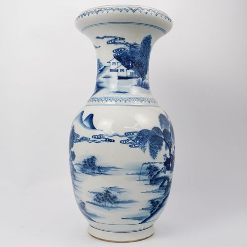 CHINESE QING BLUE & WHITE VASEDESCRIPTION:A
