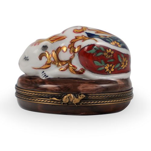 LIMOGES PORCELAIN PILL BOXDESCRIPTION: