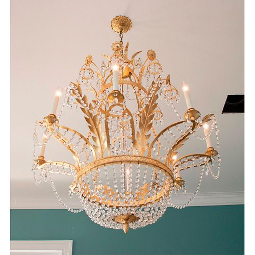 MAJESTIC VINTAGE FRENCH STYLE CHANDELIERGilded