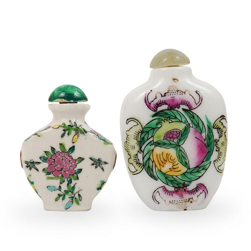  2PC CHINESE PORCELAIN SNUFF BOTTLESDESCRIPTION  392ca4