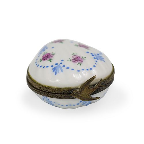 HAND PAINTED LIMOGES TRINKET BOXDESCRIPTION: