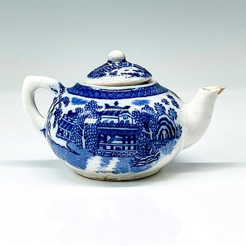 BLUE WILLOW STAFFORDSHIRE CHILDS TEA