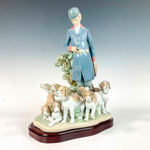 PACK OF HUNTING DOGS 1005342 LTD.