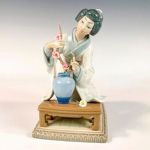 ORIENTAL GIRL 1004840 LLADRO 393259