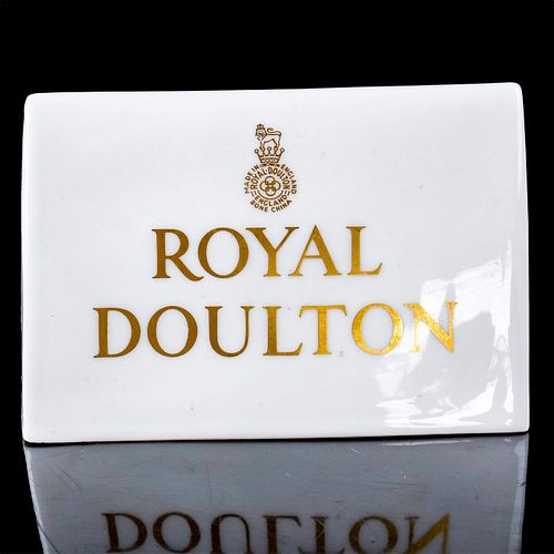 ROYAL DOULTON PORCELAIN DISPLAY