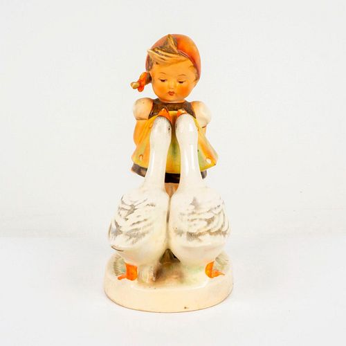 GOEBEL HUMMEL FIGURINE GOOSE GIRLPorcelain 39339b