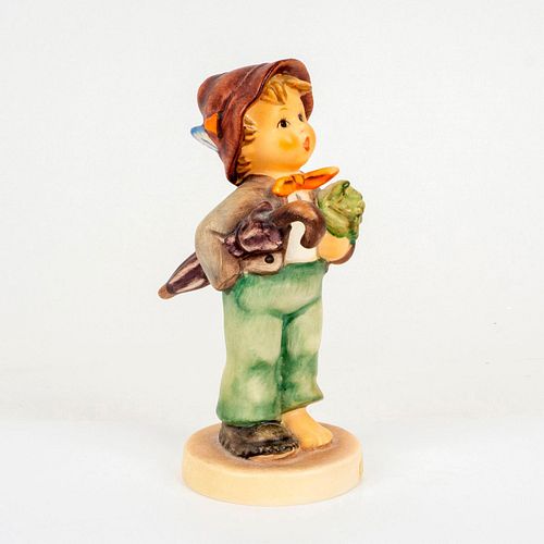 GOEBEL HUMMEL FIGURINE LOST STOCKINGPorcelain 3933aa