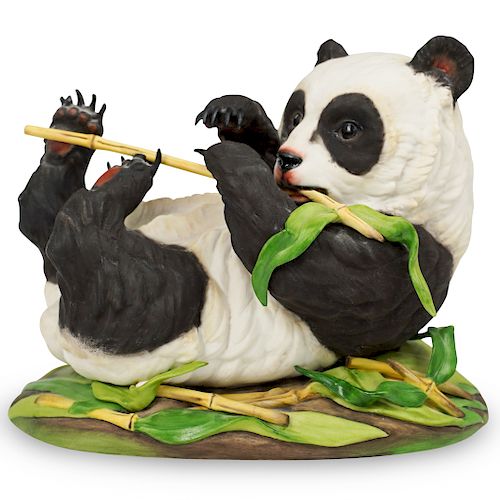 BOEHM PORCELAIN PANDA BEAR FIGURINEDESCRIPTION  39340d