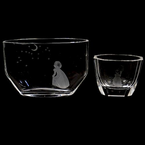 (2 PC) ORREFORS ETCHED CRYSTAL VASESDESCRIPTION: