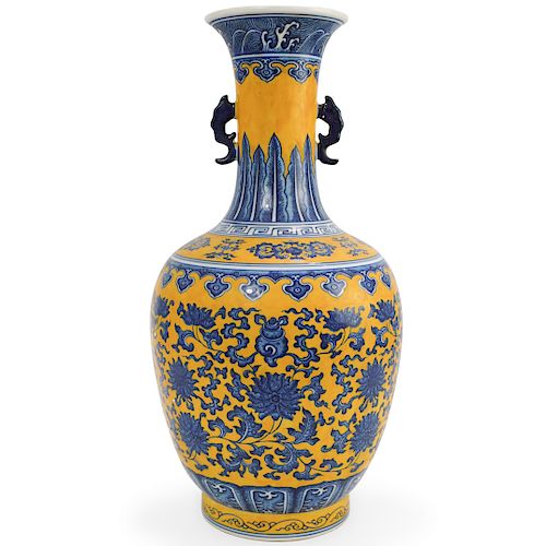 CHINESE QING YELLOW AND BLUE PORCELAIN