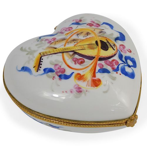 LIMOGES PORCELAIN HEART BOXDESCRIPTION  39384a