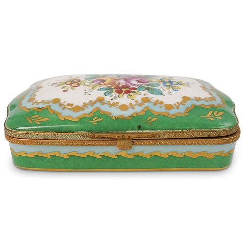 ANTIQUE SEVRES PORCELAIN BOXDESCRIPTION  391563