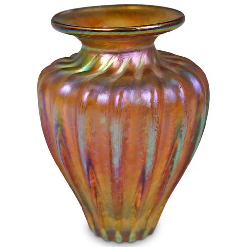 LOETZ STYLE IRIDESCENT GLASS VASEDESCRIPTION: