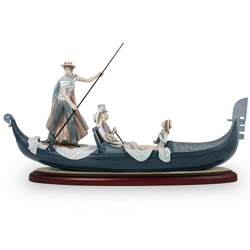 LLADRO IN THE GONDOLA PORCELAIN SCULPTUREDESCRIPTION: