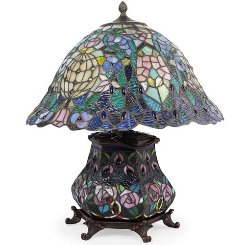 TIFFANY STYLE STAINED GLASS LAMPDESCRIPTION  3918df