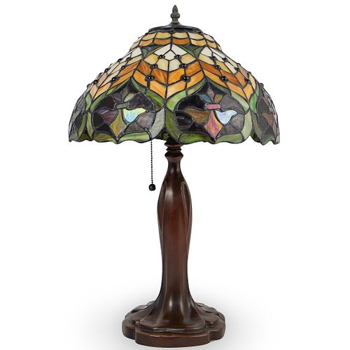 DALE TIFFANY STAINED GLASS LAMPDESCRIPTION: