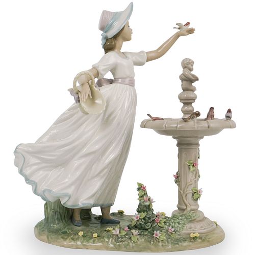 LLADRO SPRING JOY PORCELAINDESCRIPTION  391938