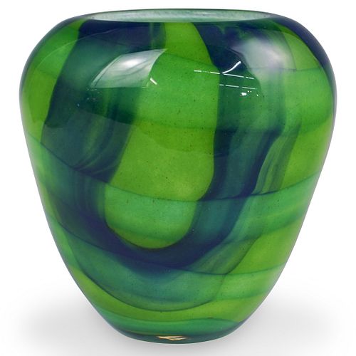 GREEN ART GLASS VASEDESCRIPTION: An